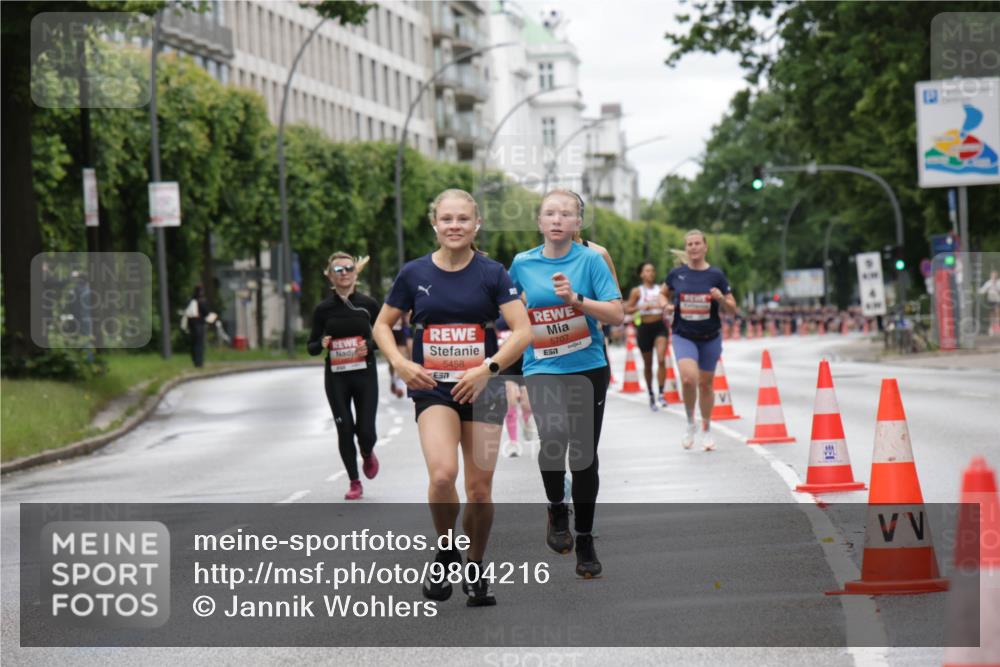 14.06.2026 - REWE Women's Run Jannik Wohlers http://msf.ph/oto/9804216 14.06.2026 10:37:33 Laufen 5707, 5458, 7 meine-sportfotos.de