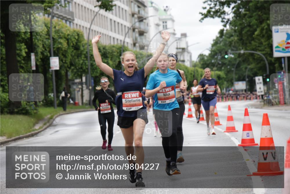 14.06.2026 - REWE Women's Run Jannik Wohlers http://msf.ph/oto/9804227 14.06.2026 10:37:33 Laufen 5707, 5458, 37 meine-sportfotos.de