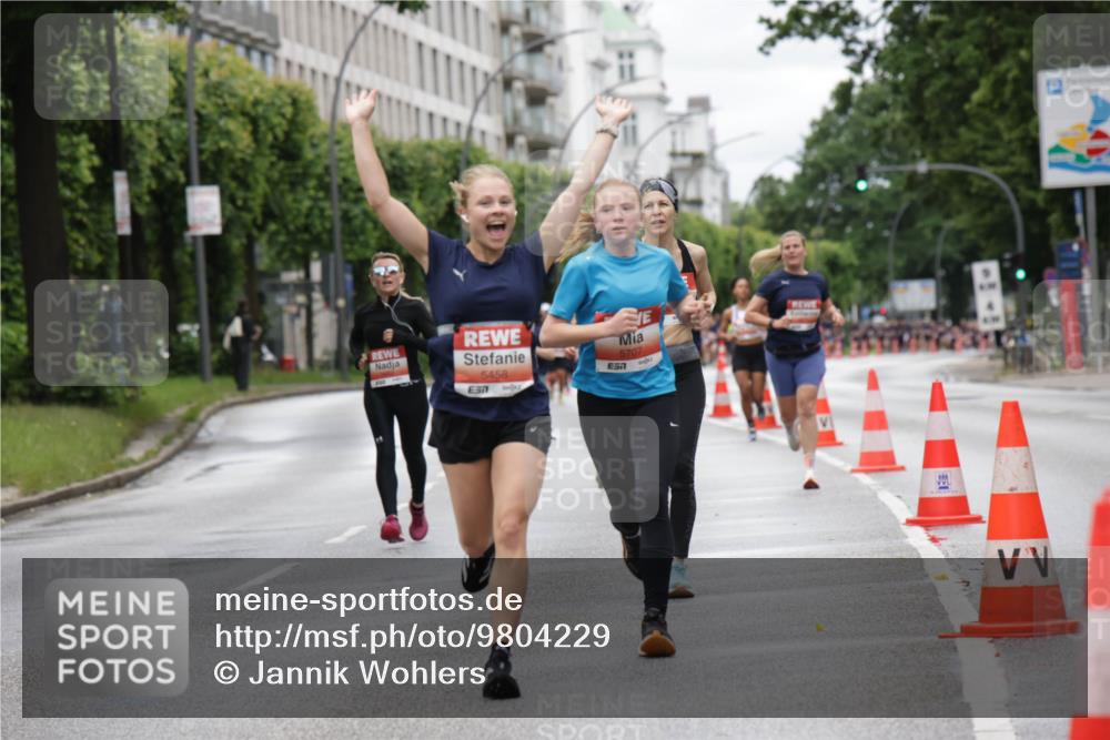 14.06.2026 - REWE Women's Run Jannik Wohlers http://msf.ph/oto/9804229 14.06.2026 10:37:33 Laufen 5707, 5458, 7, 37 meine-sportfotos.de