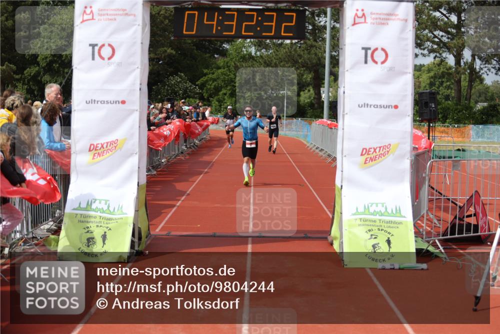 14.06.2026 - 7 Türme Triathlon Andreas Tolksdorf http://msf.ph/oto/9804244 14.06.2026 15:32:30 Ziel 840, 901, 917 meine-sportfotos.de