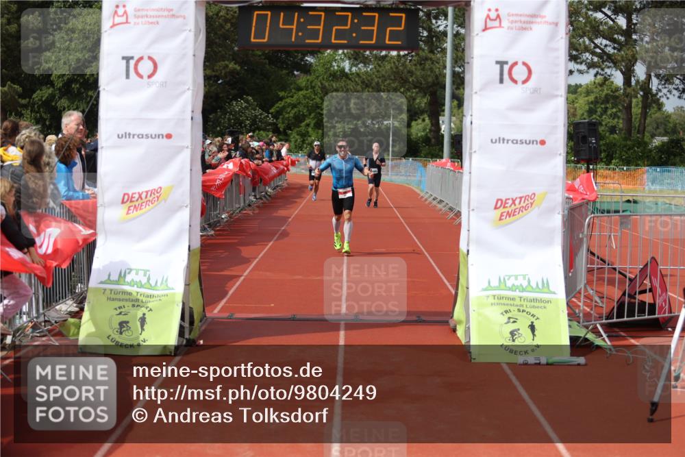 14.06.2026 - 7 Türme Triathlon Andreas Tolksdorf http://msf.ph/oto/9804249 14.06.2026 15:32:30 Ziel 840, 901, 917 meine-sportfotos.de