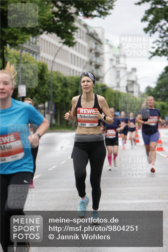 14.06.2026 - REWE Women's Run Jannik Wohlers http://msf.ph/oto/9804251 14.06.2026 10:37:36 Laufen 5707, 5380 meine-sportfotos.de