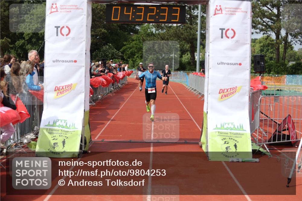 14.06.2026 - 7 Türme Triathlon Andreas Tolksdorf http://msf.ph/oto/9804253 14.06.2026 15:32:31 Ziel 840, 917 meine-sportfotos.de