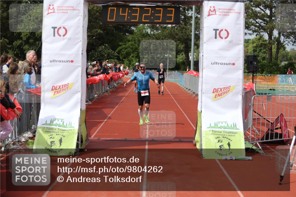 14.06.2026 - 7 Türme Triathlon Andreas Tolksdorf http://msf.ph/oto/9804262 14.06.2026 15:32:32 Ziel 840, 917 meine-sportfotos.de