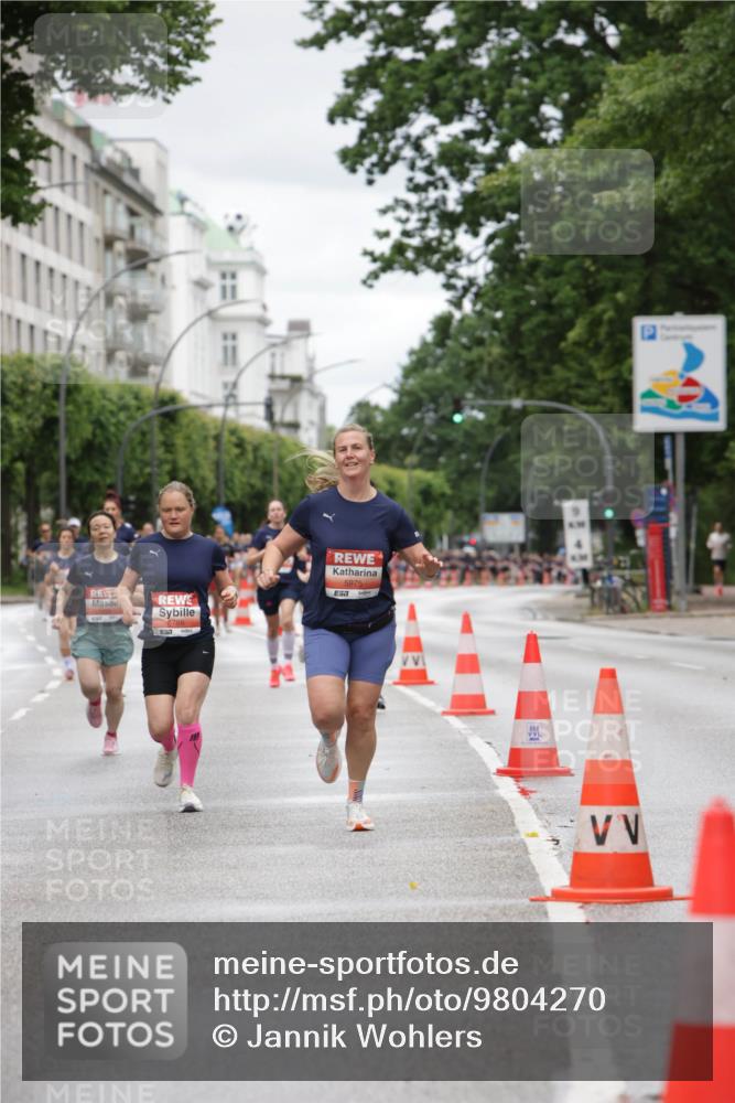14.06.2026 - REWE Women's Run Jannik Wohlers http://msf.ph/oto/9804270 14.06.2026 10:37:37 Laufen 57, 57, 5975 meine-sportfotos.de