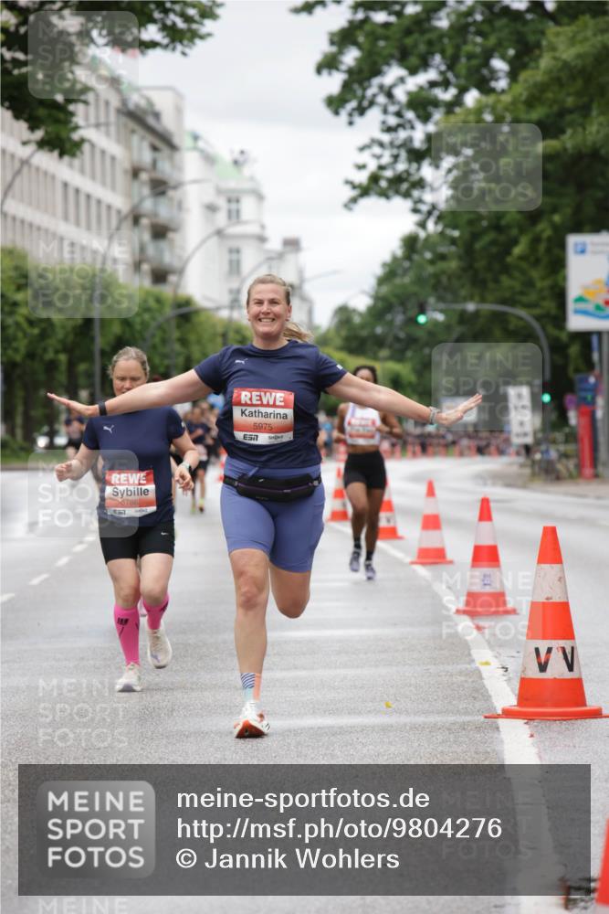 14.06.2026 - REWE Women's Run Jannik Wohlers http://msf.ph/oto/9804276 14.06.2026 10:37:39 Laufen 7, 6786, 5975, 7 meine-sportfotos.de