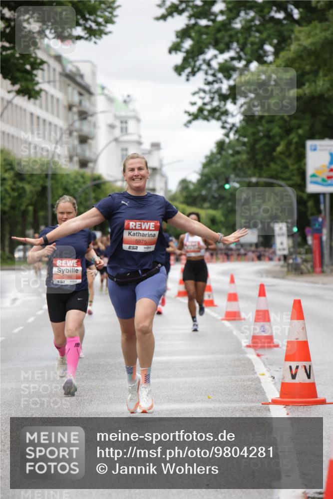 14.06.2026 - REWE Women's Run Jannik Wohlers http://msf.ph/oto/9804281 14.06.2026 10:37:39 Laufen 57, 6786, 5975 meine-sportfotos.de
