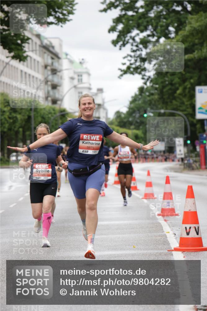 14.06.2026 - REWE Women's Run Jannik Wohlers http://msf.ph/oto/9804282 14.06.2026 10:37:39 Laufen 5786, 7, 5975 meine-sportfotos.de