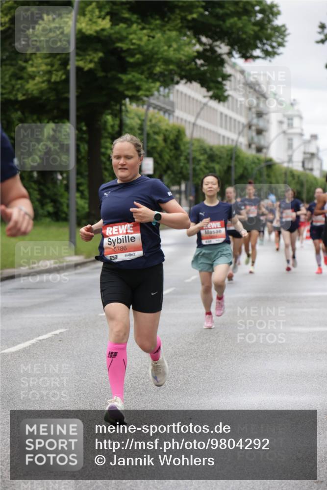14.06.2026 - REWE Women's Run Jannik Wohlers http://msf.ph/oto/9804292 14.06.2026 10:37:42 Laufen 57, 5786 meine-sportfotos.de