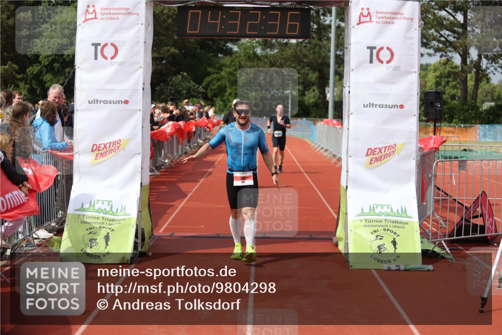 14.06.2026 - 7 Türme Triathlon Andreas Tolksdorf http://msf.ph/oto/9804298 14.06.2026 15:32:34 Ziel 840, 917, 1025 meine-sportfotos.de