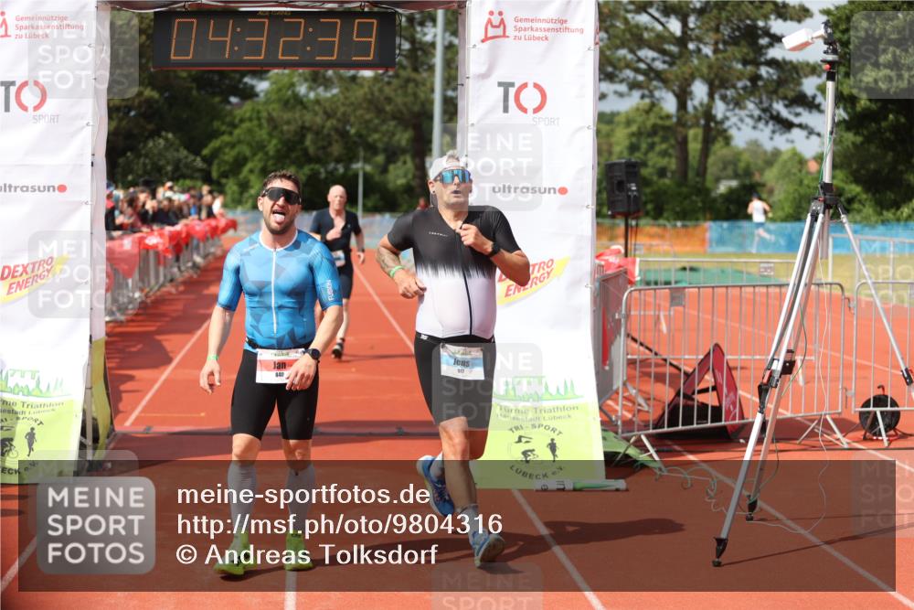 14.06.2026 - 7 Türme Triathlon Andreas Tolksdorf http://msf.ph/oto/9804316 14.06.2026 15:32:37 Ziel 840, 917, 1025 meine-sportfotos.de