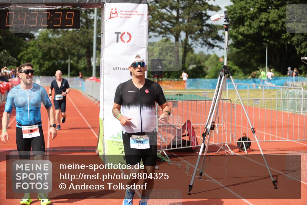 14.06.2026 - 7 Türme Triathlon Andreas Tolksdorf http://msf.ph/oto/9804325 14.06.2026 15:32:38 Ziel 840, 917, 1025 meine-sportfotos.de