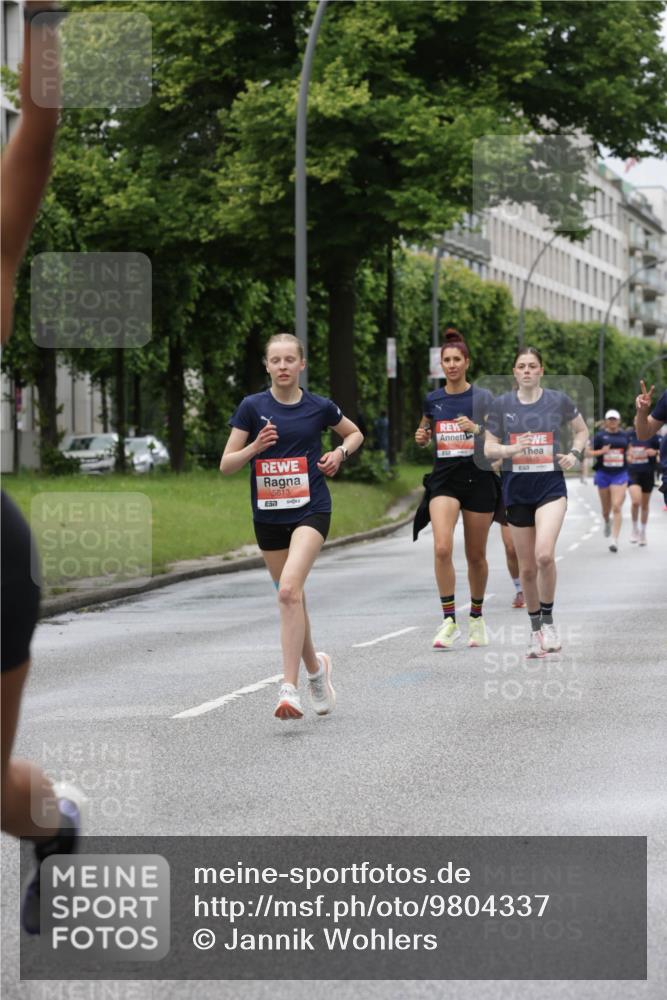 14.06.2026 - REWE Women's Run Jannik Wohlers http://msf.ph/oto/9804337 14.06.2026 10:37:47 Laufen 5613, 7, 5815 meine-sportfotos.de