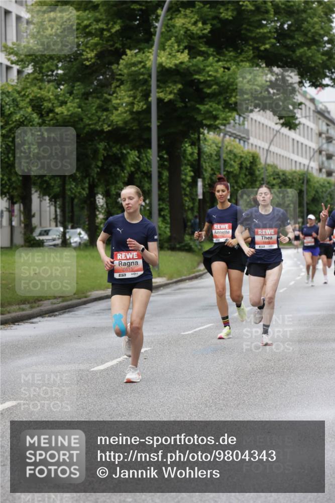 14.06.2026 - REWE Women's Run Jannik Wohlers http://msf.ph/oto/9804343 14.06.2026 10:37:47 Laufen 5613, 57, 5815 meine-sportfotos.de