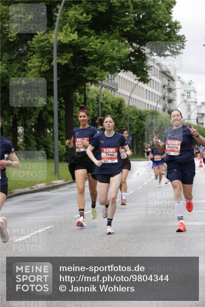 14.06.2026 - REWE Women's Run Jannik Wohlers http://msf.ph/oto/9804344 14.06.2026 10:37:48 Laufen 5815, 57, 57, 5702 meine-sportfotos.de