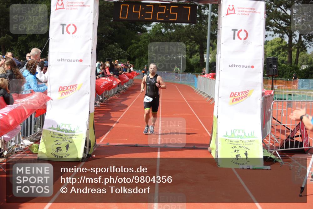 14.06.2026 - 7 Türme Triathlon Andreas Tolksdorf http://msf.ph/oto/9804356 14.06.2026 15:32:57 Ziel 1123 meine-sportfotos.de