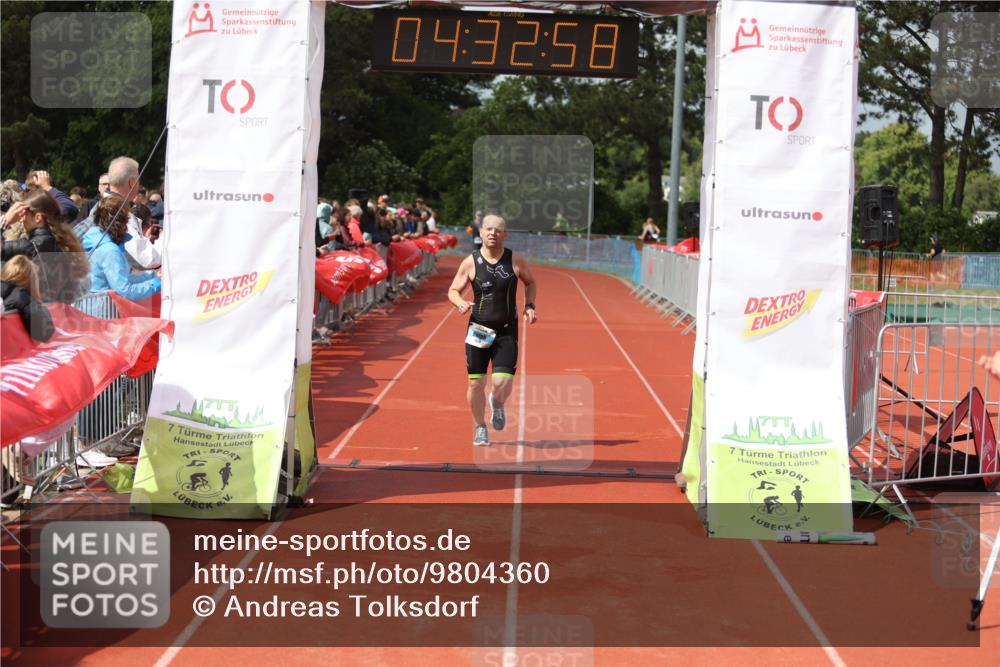 14.06.2026 - 7 Türme Triathlon Andreas Tolksdorf http://msf.ph/oto/9804360 14.06.2026 15:32:57 Ziel 1123 meine-sportfotos.de