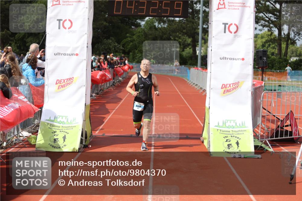 14.06.2026 - 7 Türme Triathlon Andreas Tolksdorf http://msf.ph/oto/9804370 14.06.2026 15:32:58 Ziel 1123 meine-sportfotos.de