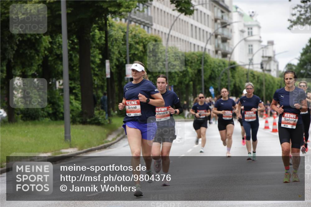 14.06.2026 - REWE Women's Run Jannik Wohlers http://msf.ph/oto/9804376 14.06.2026 10:37:54 Laufen 5477, 57, 5434, 5096, 7 meine-sportfotos.de