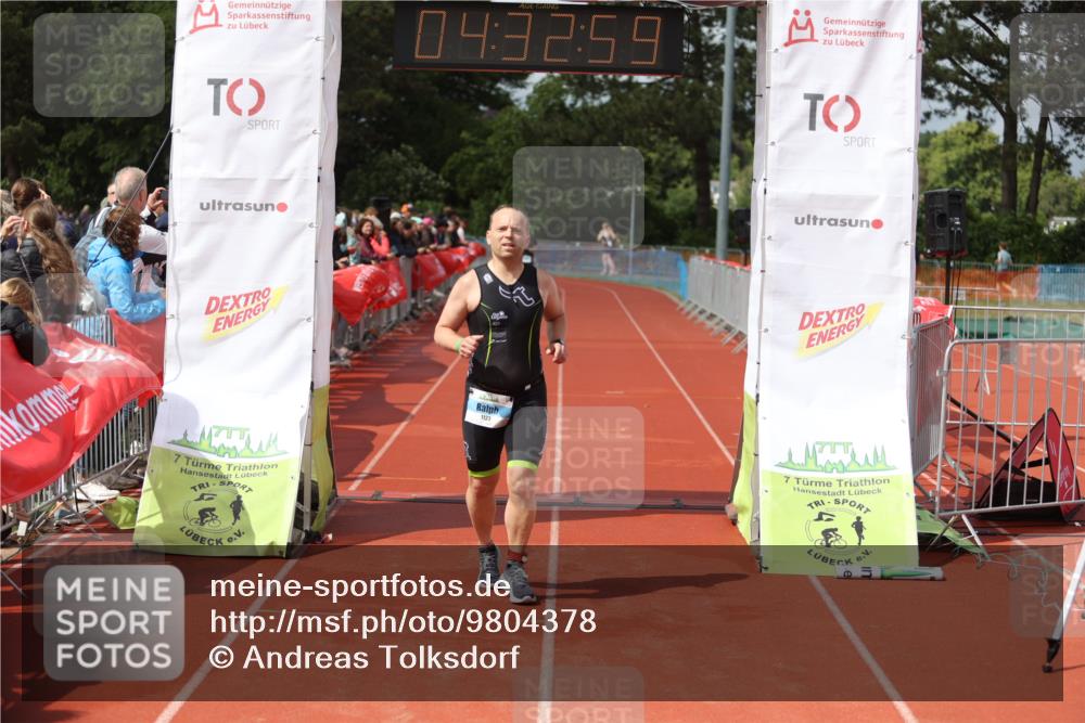 14.06.2026 - 7 Türme Triathlon Andreas Tolksdorf http://msf.ph/oto/9804378 14.06.2026 15:32:58 Ziel 1123 meine-sportfotos.de