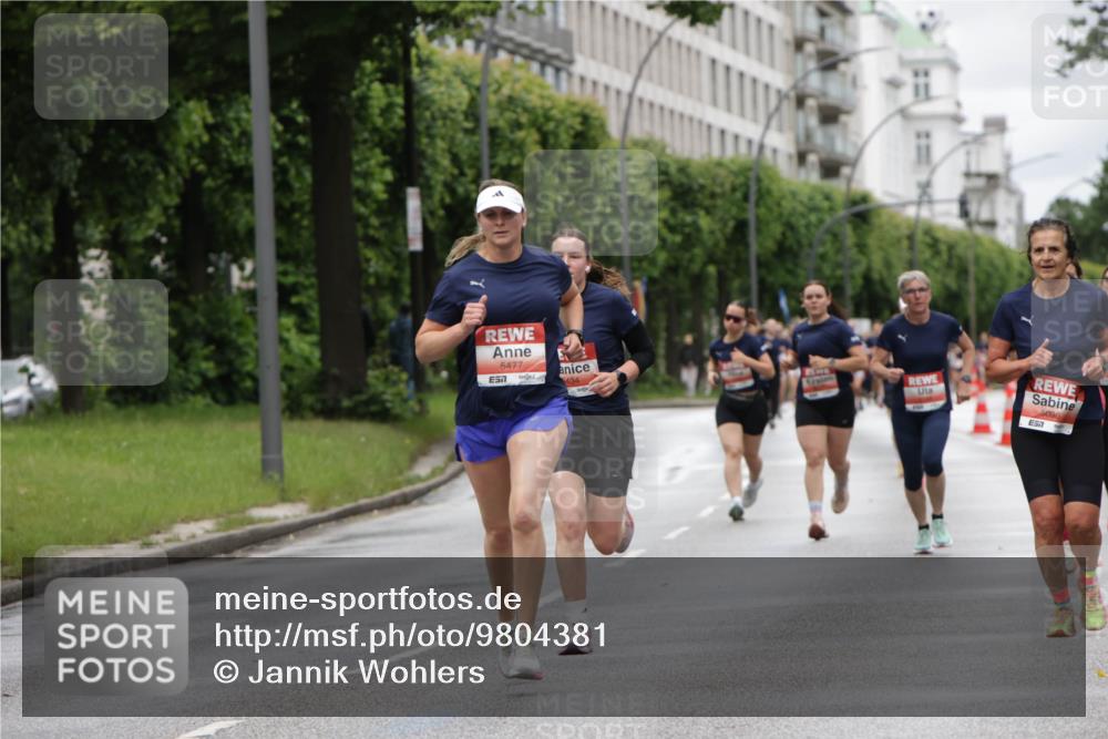 14.06.2026 - REWE Women's Run Jannik Wohlers http://msf.ph/oto/9804381 14.06.2026 10:37:54 Laufen 5477, 57, 434, 7, 5096 meine-sportfotos.de