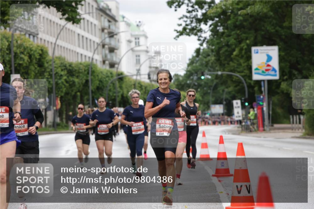 14.06.2026 - REWE Women's Run Jannik Wohlers http://msf.ph/oto/9804386 14.06.2026 10:37:55 Laufen 5434, 5096, 57 meine-sportfotos.de