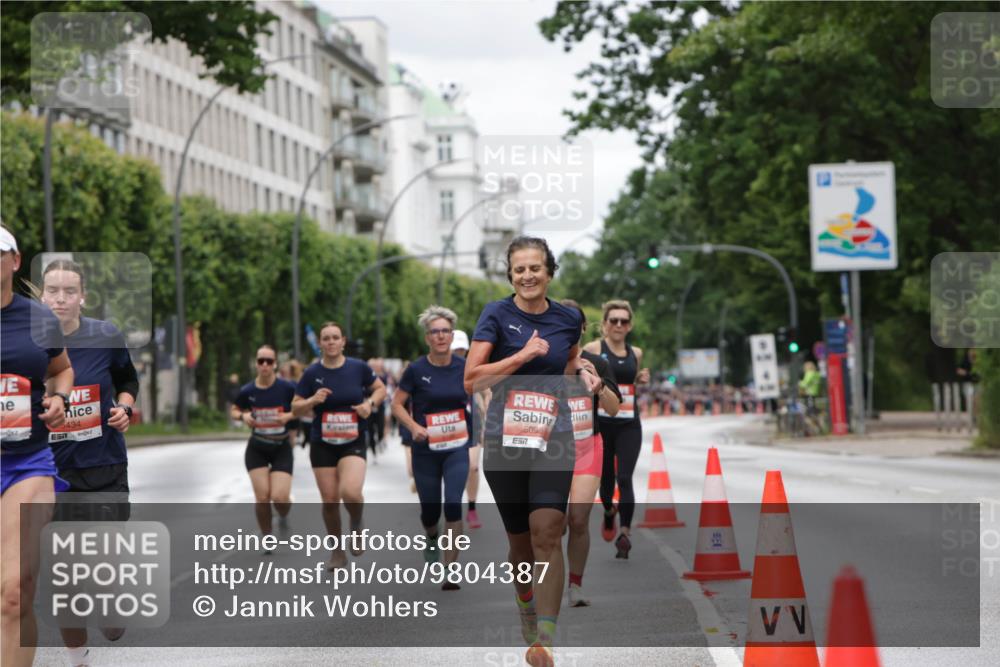 14.06.2026 - REWE Women's Run Jannik Wohlers http://msf.ph/oto/9804387 14.06.2026 10:37:55 Laufen 5434, 5096, 7 meine-sportfotos.de