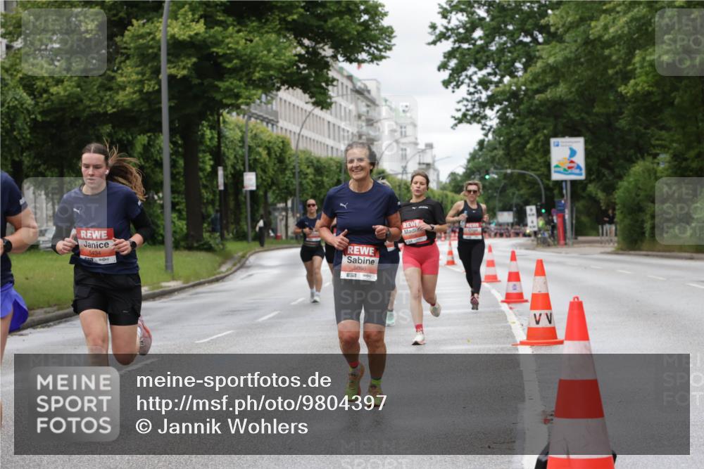 14.06.2026 - REWE Women's Run Jannik Wohlers http://msf.ph/oto/9804397 14.06.2026 10:37:57 Laufen 5434, 5096, 57 meine-sportfotos.de