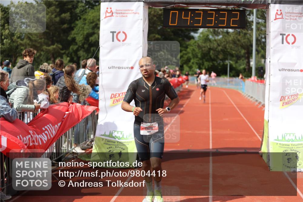 14.06.2026 - 7 Türme Triathlon Andreas Tolksdorf http://msf.ph/oto/9804418 14.06.2026 15:33:30 Ziel 643, 665 meine-sportfotos.de