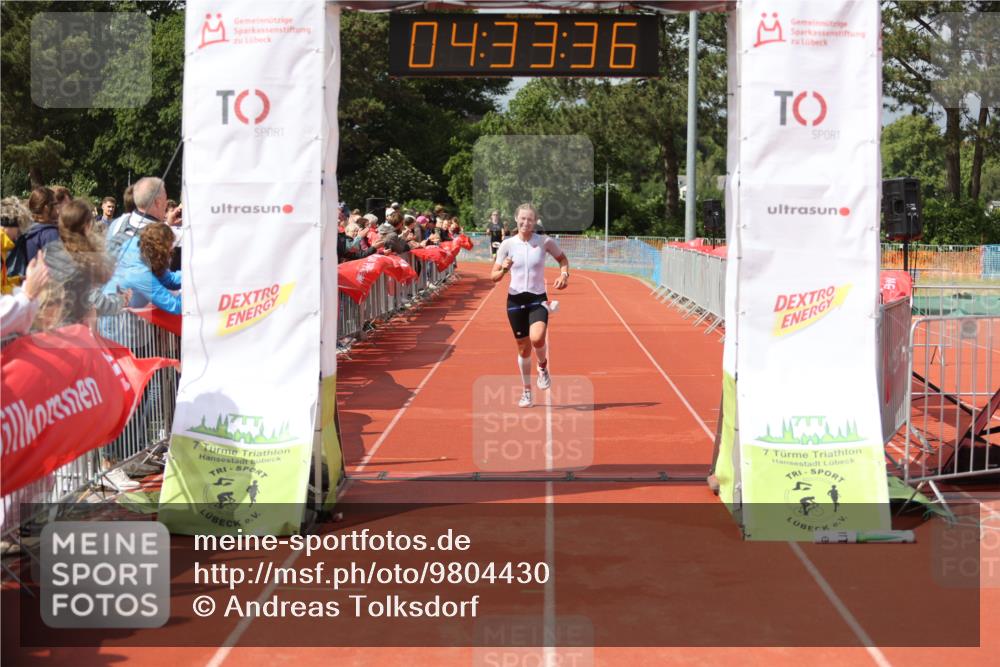 14.06.2026 - 7 Türme Triathlon Andreas Tolksdorf http://msf.ph/oto/9804430 14.06.2026 15:33:34 Ziel 643, 665 meine-sportfotos.de