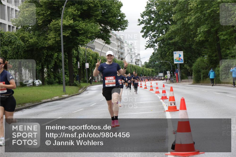 14.06.2026 - REWE Women's Run Jannik Wohlers http://msf.ph/oto/9804456 14.06.2026 10:38:04 Laufen 6715 meine-sportfotos.de