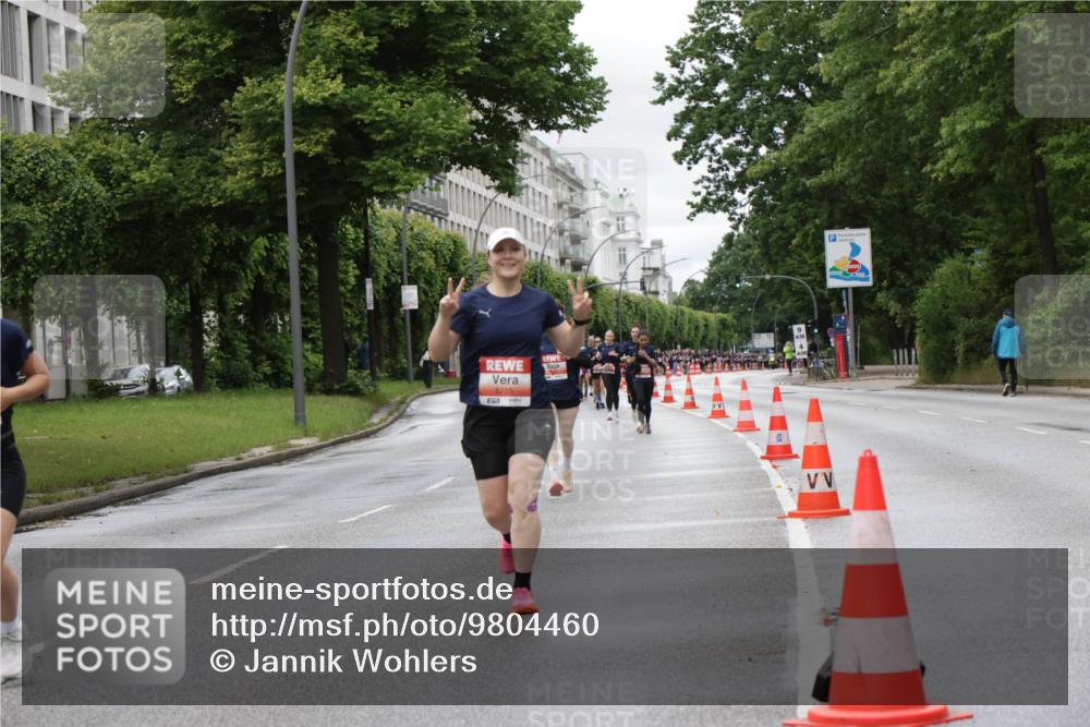 14.06.2026 - REWE Women's Run Jannik Wohlers http://msf.ph/oto/9804460 14.06.2026 10:38:04 Laufen 6715, 7 meine-sportfotos.de
