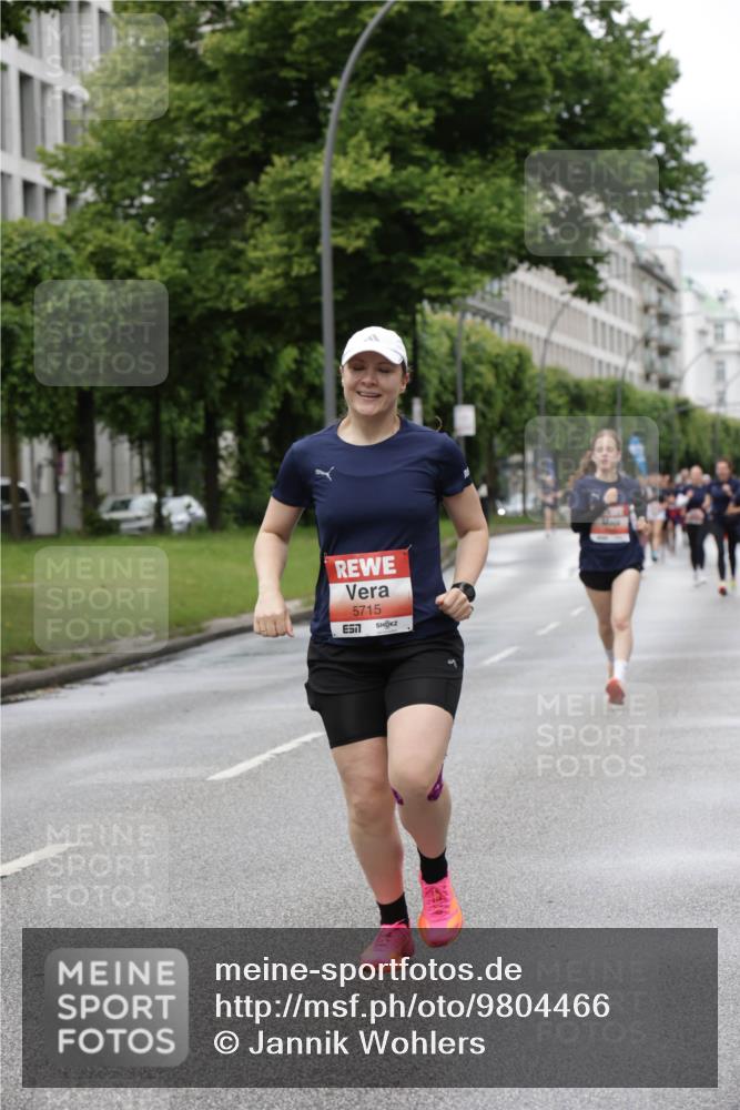 14.06.2026 - REWE Women's Run Jannik Wohlers http://msf.ph/oto/9804466 14.06.2026 10:38:05 Laufen 5715, 657 meine-sportfotos.de