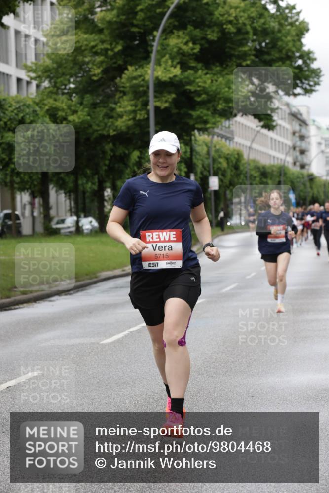 14.06.2026 - REWE Women's Run Jannik Wohlers http://msf.ph/oto/9804468 14.06.2026 10:38:05 Laufen 5715 meine-sportfotos.de