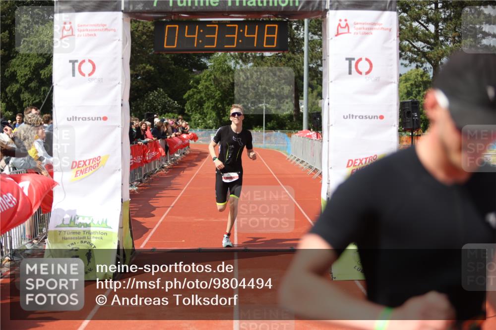 14.06.2026 - 7 Türme Triathlon Andreas Tolksdorf http://msf.ph/oto/9804494 14.06.2026 15:33:46 Ziel 649, 1104, 1158 meine-sportfotos.de