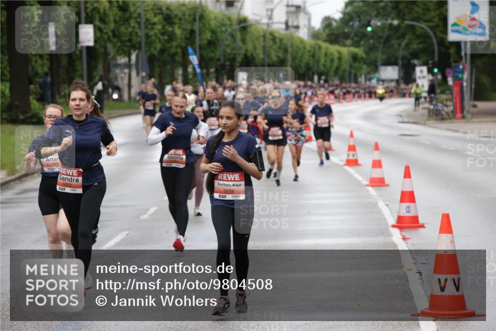 14.06.2026 - REWE Women's Run Jannik Wohlers http://msf.ph/oto/9804508 14.06.2026 10:38:12 Laufen 5818, 5202, 5679 meine-sportfotos.de