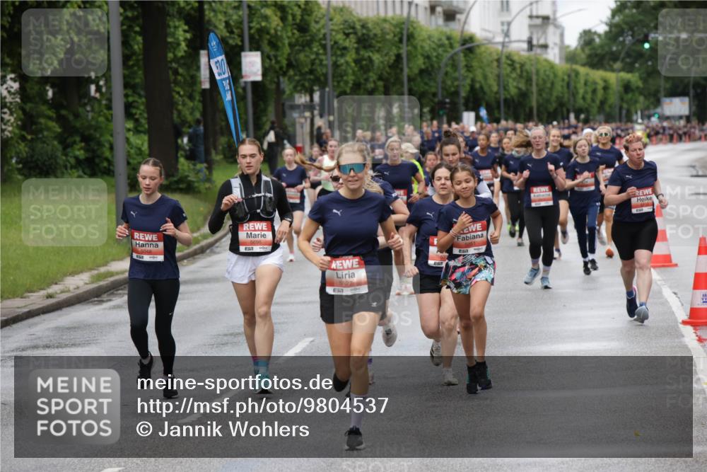 14.06.2026 - REWE Women's Run Jannik Wohlers http://msf.ph/oto/9804537 14.06.2026 10:38:19 Laufen 5048, 51, 5695, 5051, 7 meine-sportfotos.de