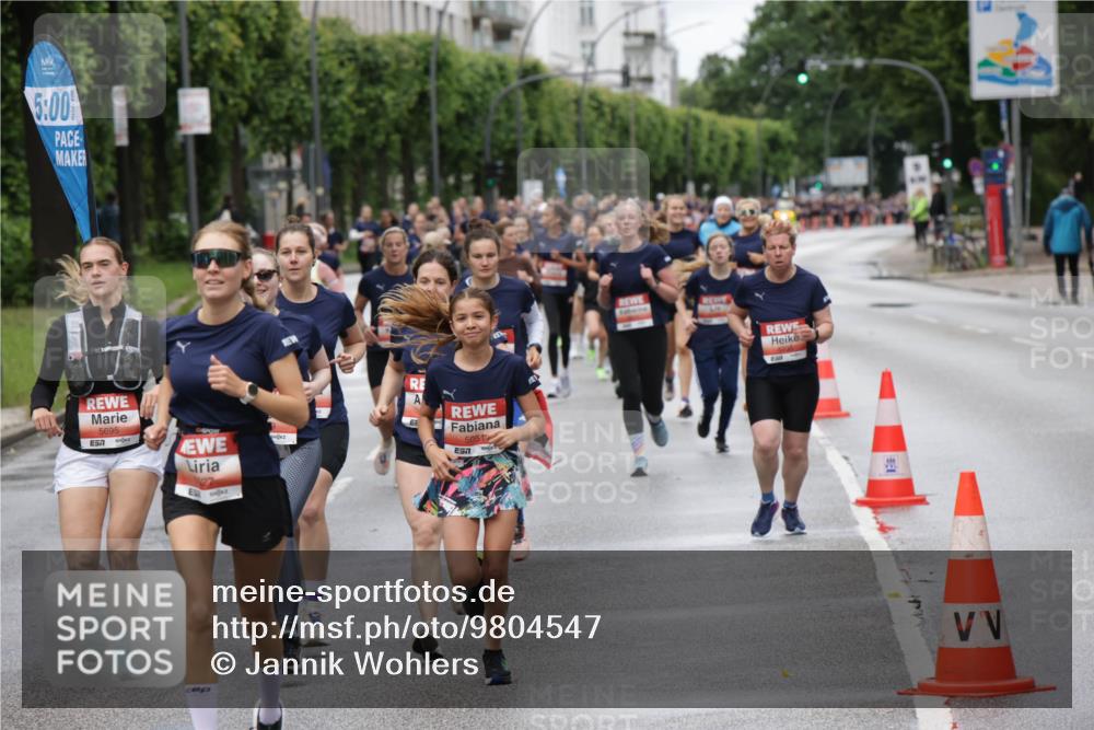 14.06.2026 - REWE Women's Run Jannik Wohlers http://msf.ph/oto/9804547 14.06.2026 10:38:20 Laufen 5, 00, 5695, 57, 5051 meine-sportfotos.de
