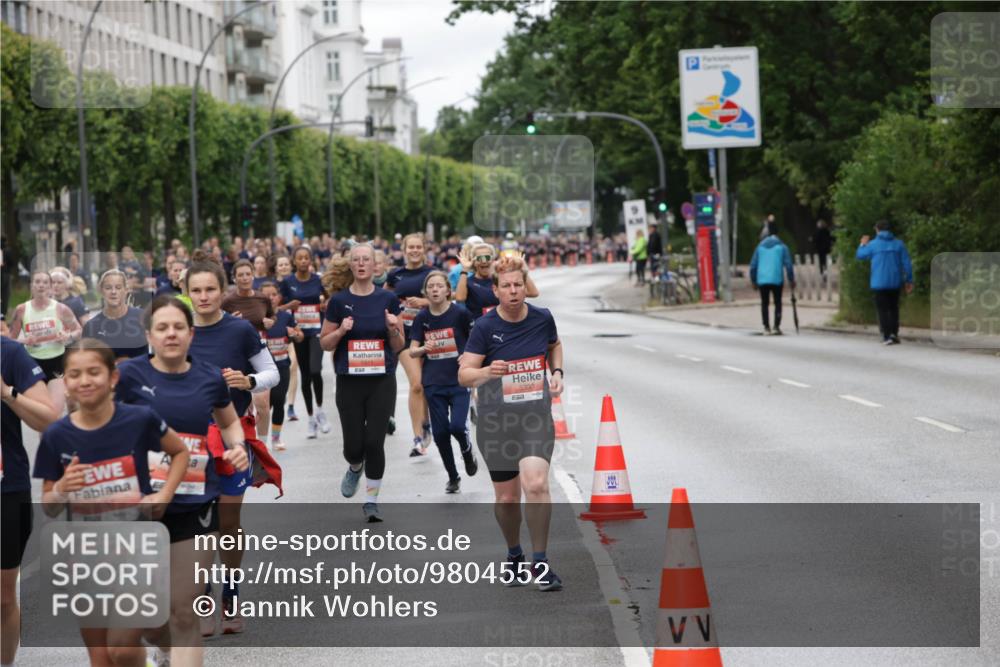 14.06.2026 - REWE Women's Run Jannik Wohlers http://msf.ph/oto/9804552 14.06.2026 10:38:21 Laufen 5333, 657 meine-sportfotos.de