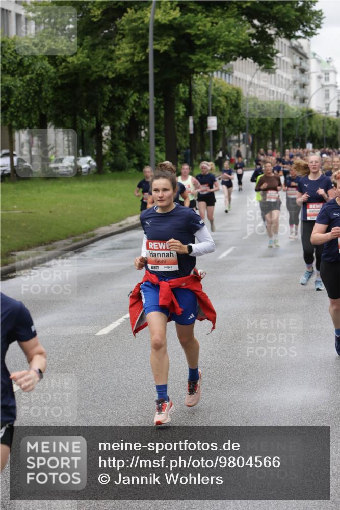 14.06.2026 - REWE Women's Run Jannik Wohlers http://msf.ph/oto/9804566 14.06.2026 10:38:25 Laufen 5649, 57 meine-sportfotos.de