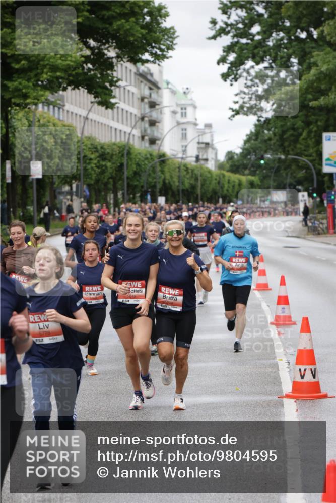14.06.2026 - REWE Women's Run Jannik Wohlers http://msf.ph/oto/9804595 14.06.2026 10:38:28 Laufen 5778, 5245, 7, 5244, 12 meine-sportfotos.de