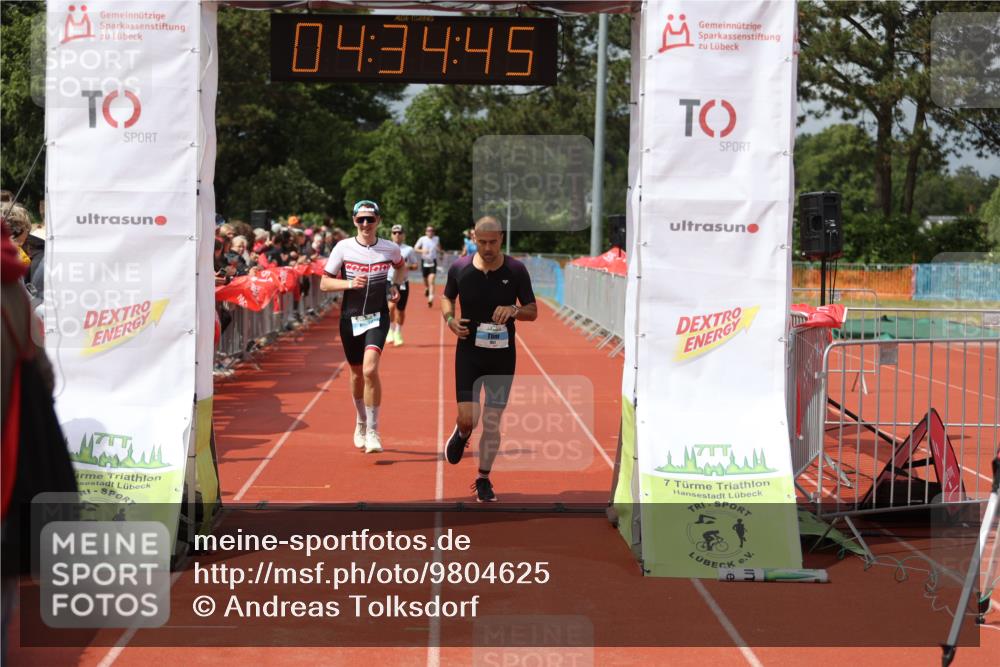 14.06.2026 - 7 Türme Triathlon Andreas Tolksdorf http://msf.ph/oto/9804625 14.06.2026 15:34:44 Ziel 923, 951, 955, 1007, 1086, 1096, 1126 meine-sportfotos.de