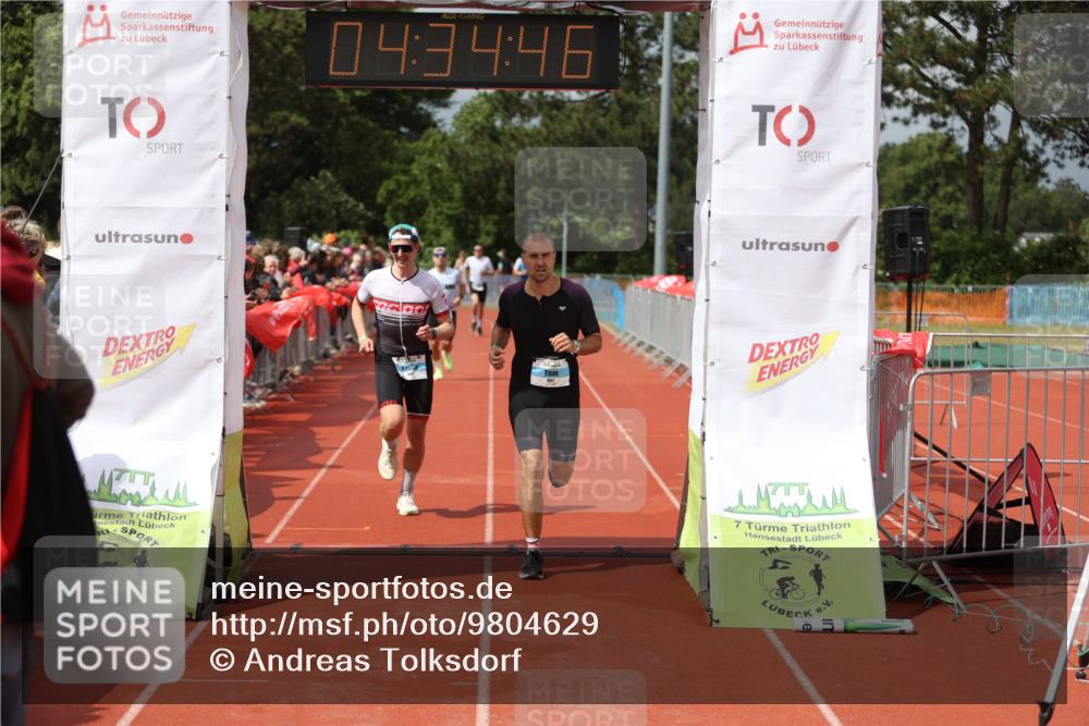 14.06.2026 - 7 Türme Triathlon Andreas Tolksdorf http://msf.ph/oto/9804629 14.06.2026 15:34:44 Ziel 923, 951, 955, 1007, 1086, 1096, 1126 meine-sportfotos.de