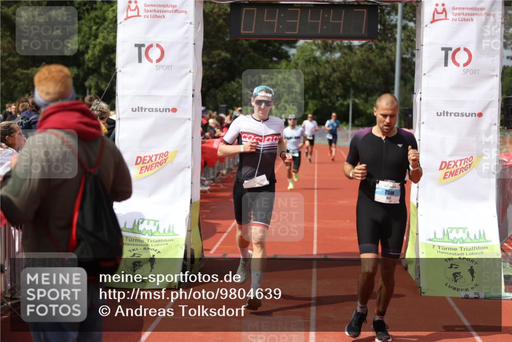 14.06.2026 - 7 Türme Triathlon Andreas Tolksdorf http://msf.ph/oto/9804639 14.06.2026 15:34:45 Ziel 923, 951, 955, 1007, 1086, 1096, 1126 meine-sportfotos.de