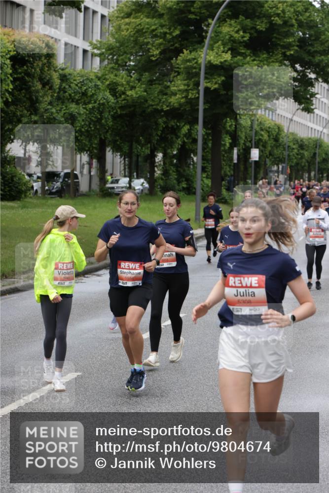 14.06.2026 - REWE Women's Run Jannik Wohlers http://msf.ph/oto/9804674 14.06.2026 10:38:37 Laufen 57, 5661, 5556, 577, 5308 meine-sportfotos.de