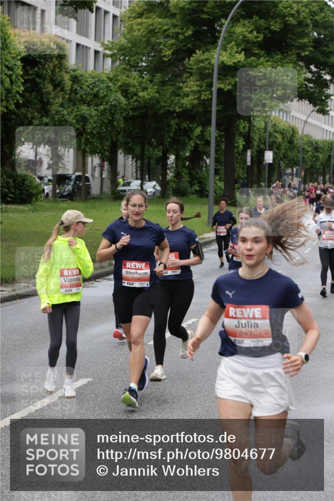 14.06.2026 - REWE Women's Run Jannik Wohlers http://msf.ph/oto/9804677 14.06.2026 10:38:37 Laufen 5661, 5556, 5308 meine-sportfotos.de