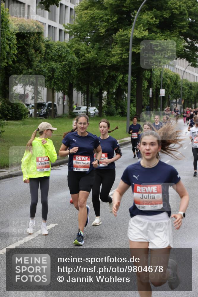 14.06.2026 - REWE Women's Run Jannik Wohlers http://msf.ph/oto/9804678 14.06.2026 10:38:37 Laufen 5661, 5556, 5308, 7 meine-sportfotos.de