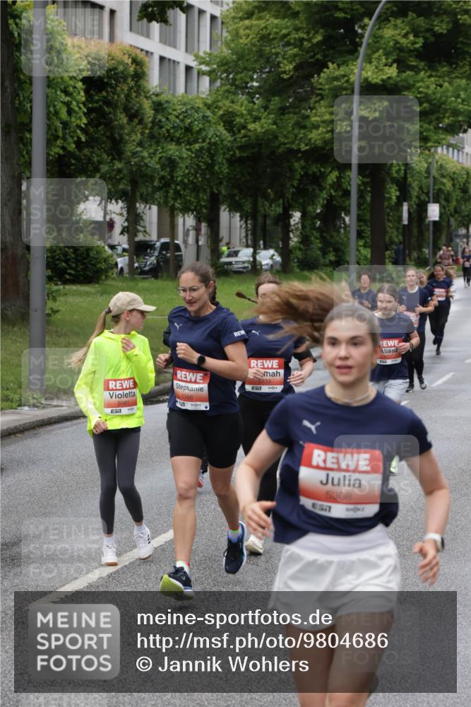 14.06.2026 - REWE Women's Run Jannik Wohlers http://msf.ph/oto/9804686 14.06.2026 10:38:37 Laufen 5661, 5556, 5933, 5217, 5308 meine-sportfotos.de