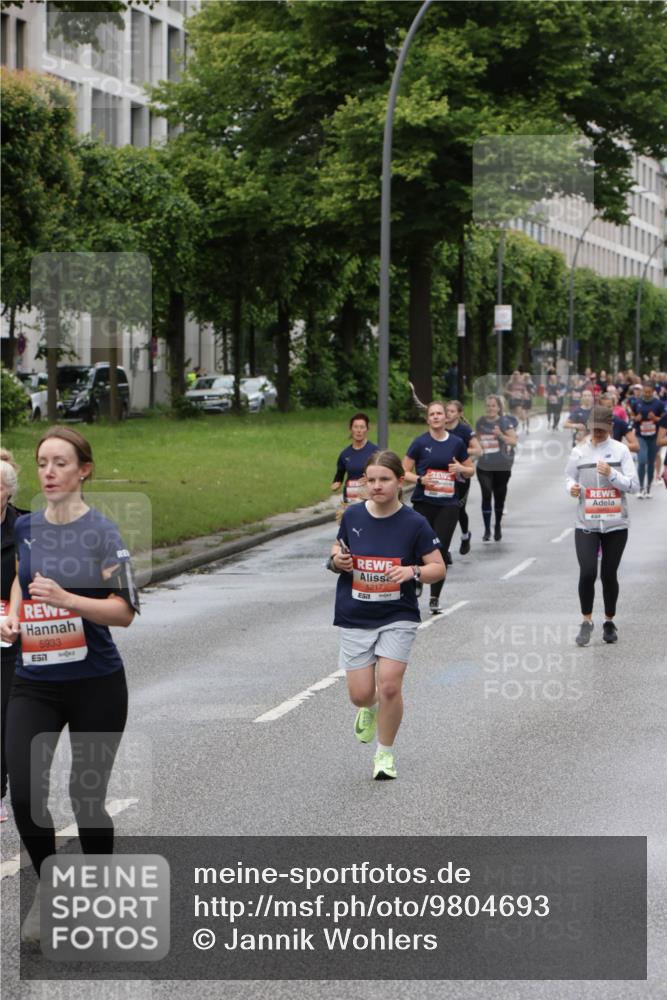 14.06.2026 - REWE Women's Run Jannik Wohlers http://msf.ph/oto/9804693 14.06.2026 10:38:38 Laufen 5933, 57, 5217 meine-sportfotos.de