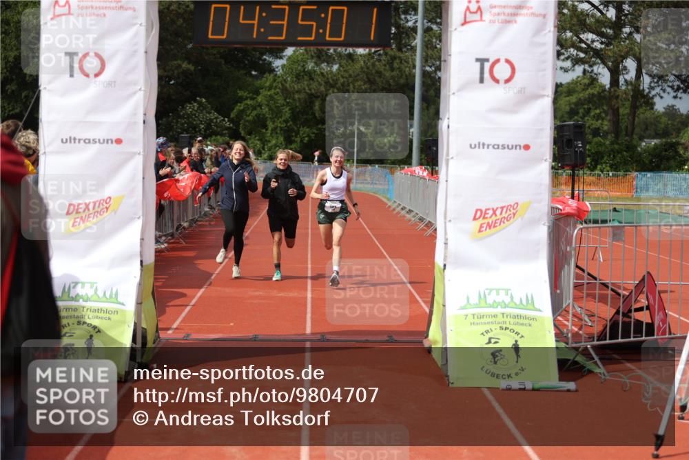 14.06.2026 - 7 Türme Triathlon Andreas Tolksdorf http://msf.ph/oto/9804707 14.06.2026 15:35:00 Ziel 955, 1146, 1185 meine-sportfotos.de